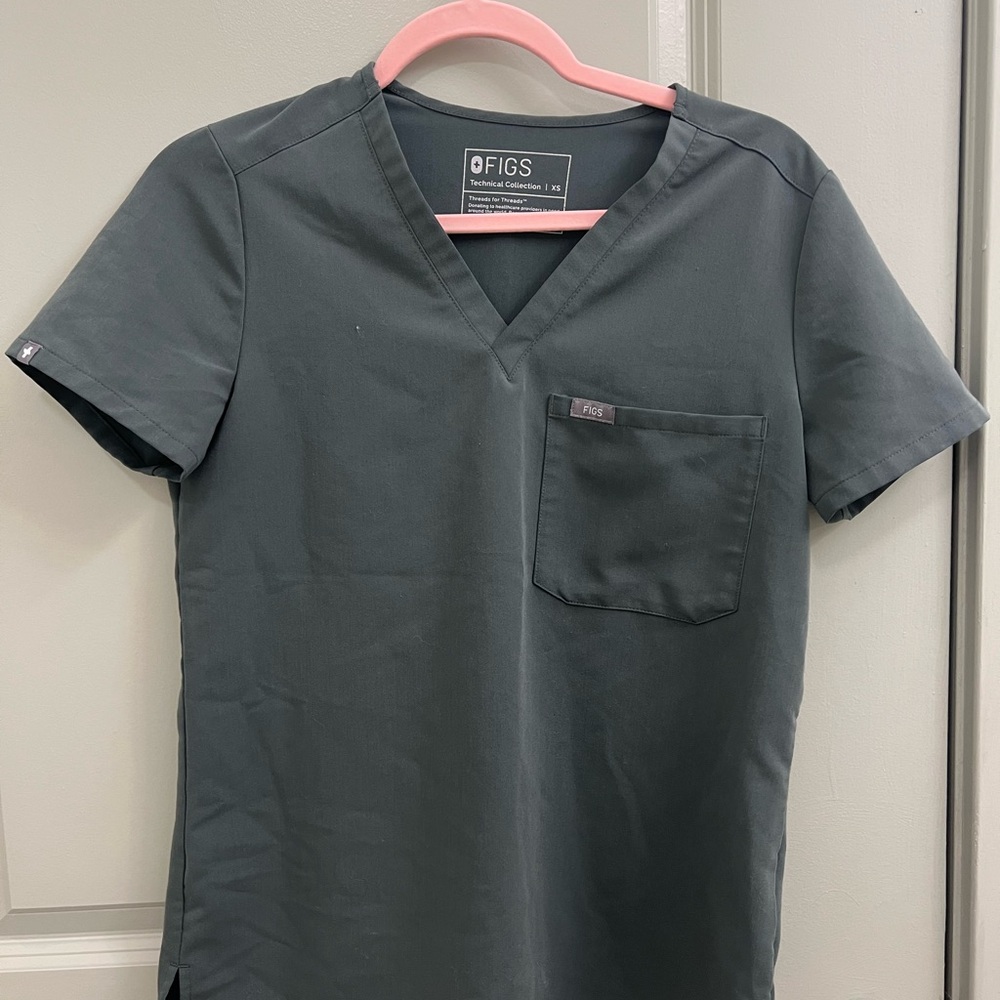 FIGS Bonsai Scrub Top